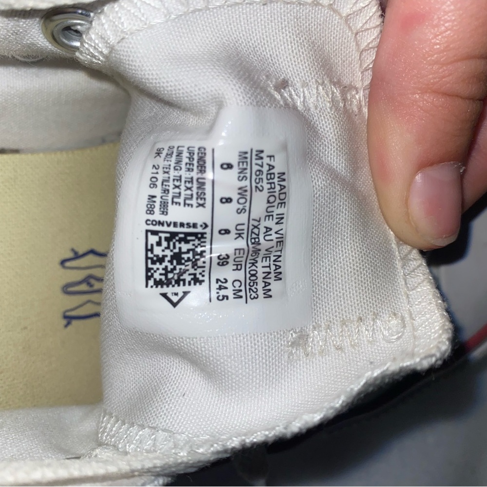 Converse - Picture 3 of 3